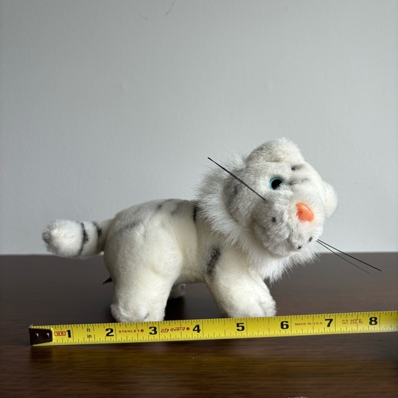 Mini Mirage Las Vegas White Tiger Stuffed Animal - Picture 9 of 9
